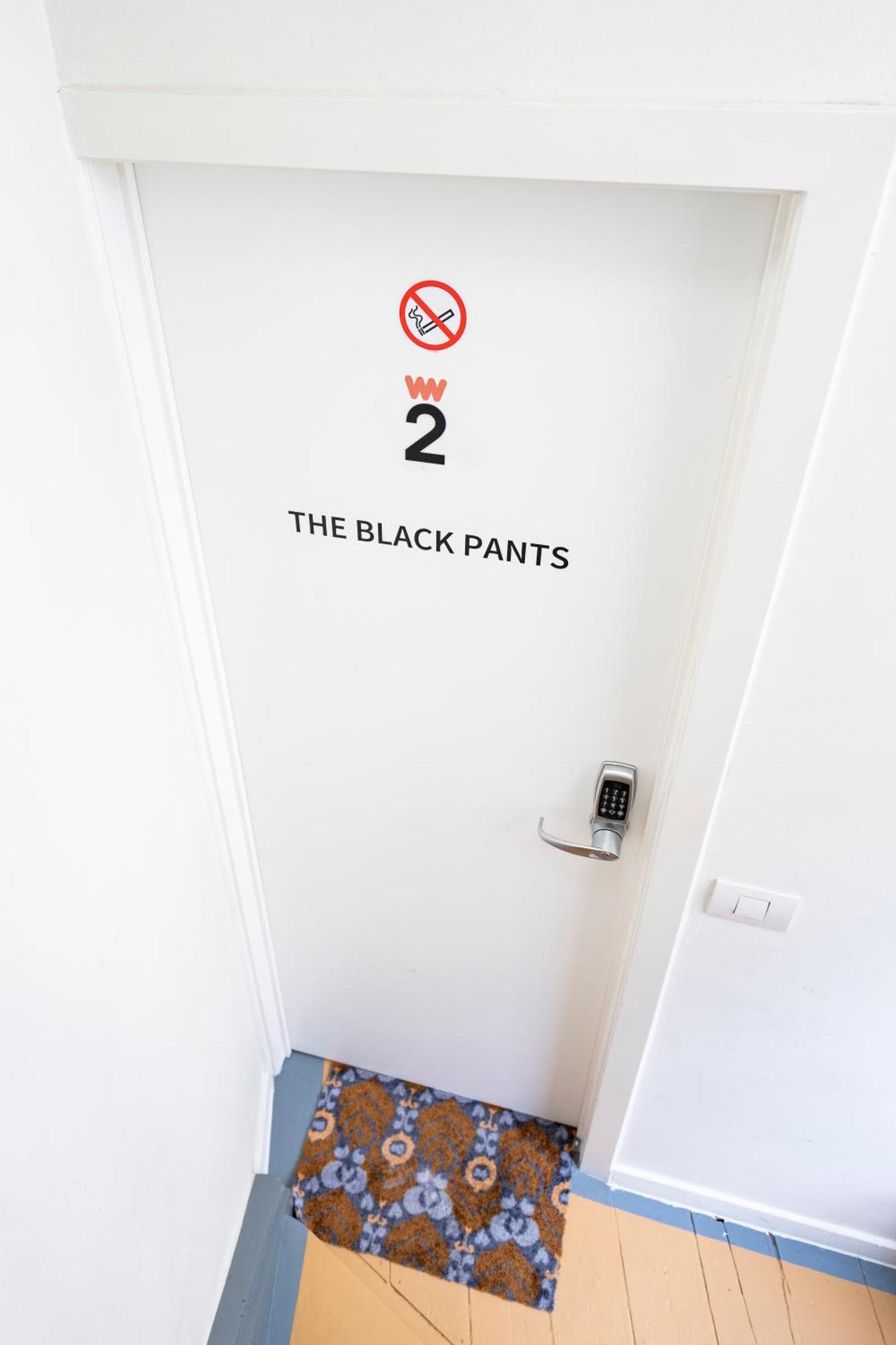Shway - The Black Pants Anvers Dış mekan fotoğraf